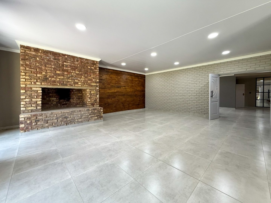 5 Bedroom Property for Sale in Irene Park North West